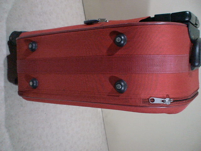 B88　PARTNER　赤　スーツケース　キャリケース　旅行用　ビジネストラベルバック_画像2