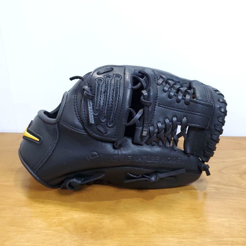 NIKE 松坂大輔モデル M18 シグネチャー ナイキ 一般用大人サイズ NIKE 松坂大輔モデル M18 シグネチャー ナイキ 一般用大人サイズ