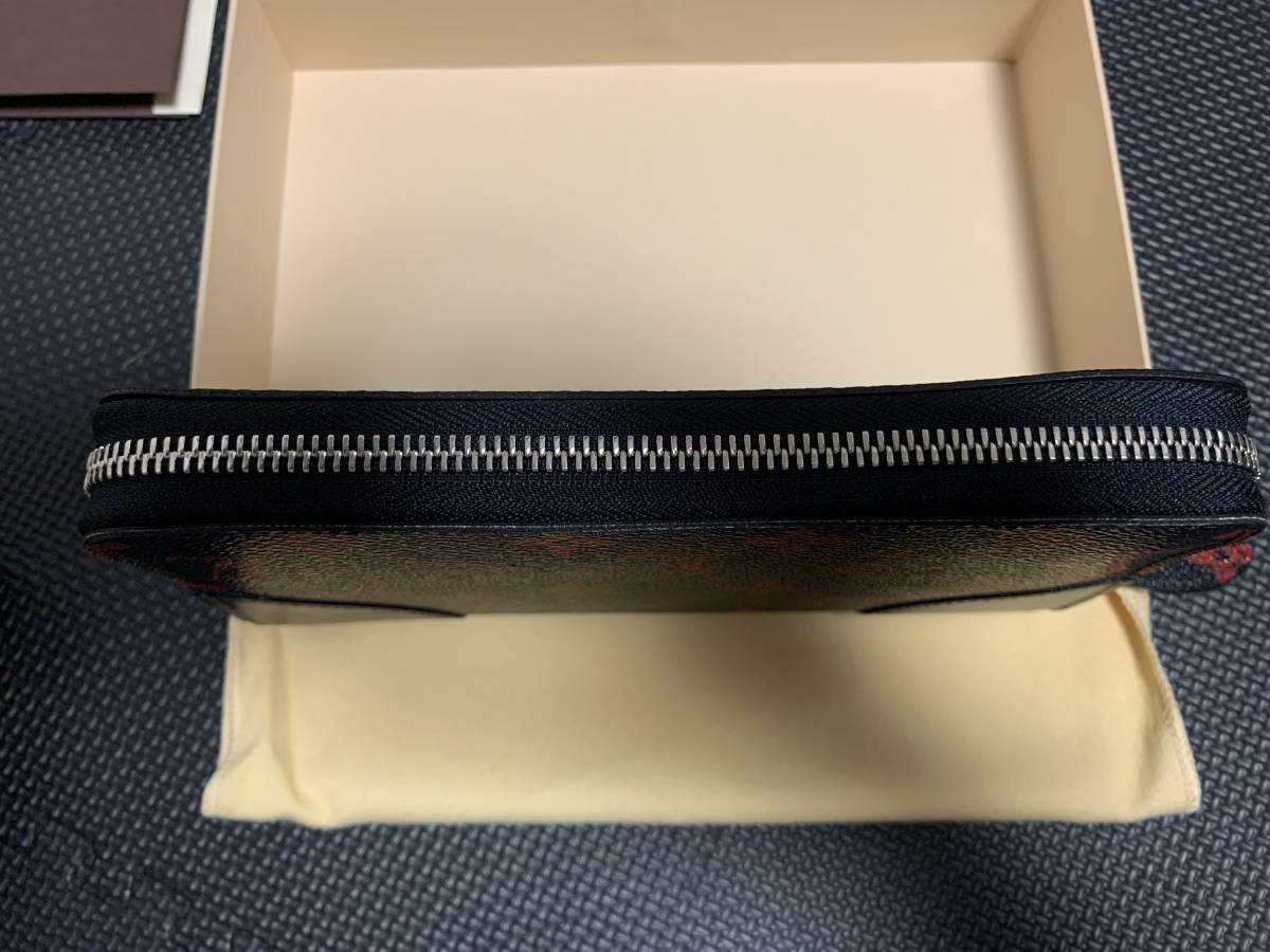 Louis Vuitton(ルイ・ヴィトン)2015年春夏限定 ジッピーウォレット