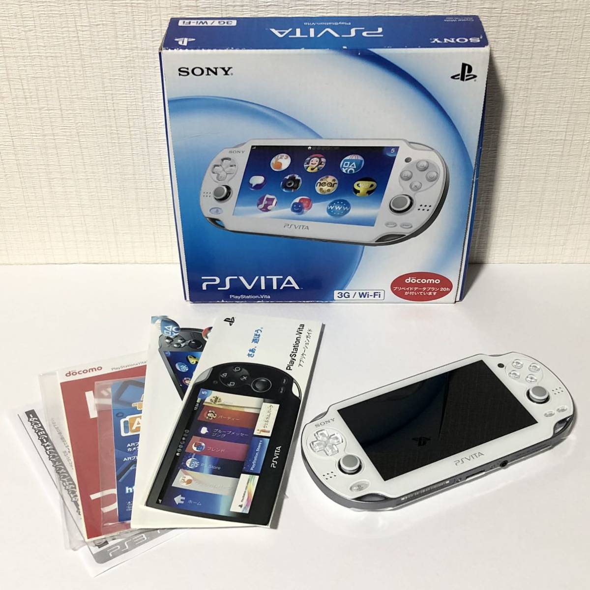 正規取扱い店 PS Vita Wi-Fiモデル　PCH-1100 ソフト6個セット 携帯用ゲーム本体