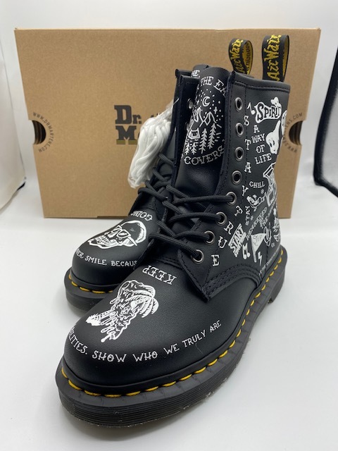 Yahoo!オークション - 【新品】Dr.MARTENS 1460 SCRIBBLE 8EYE Yahoo!オークション - 【新品】Dr.MARTENS 1460 SCRIBBLE 8EYE