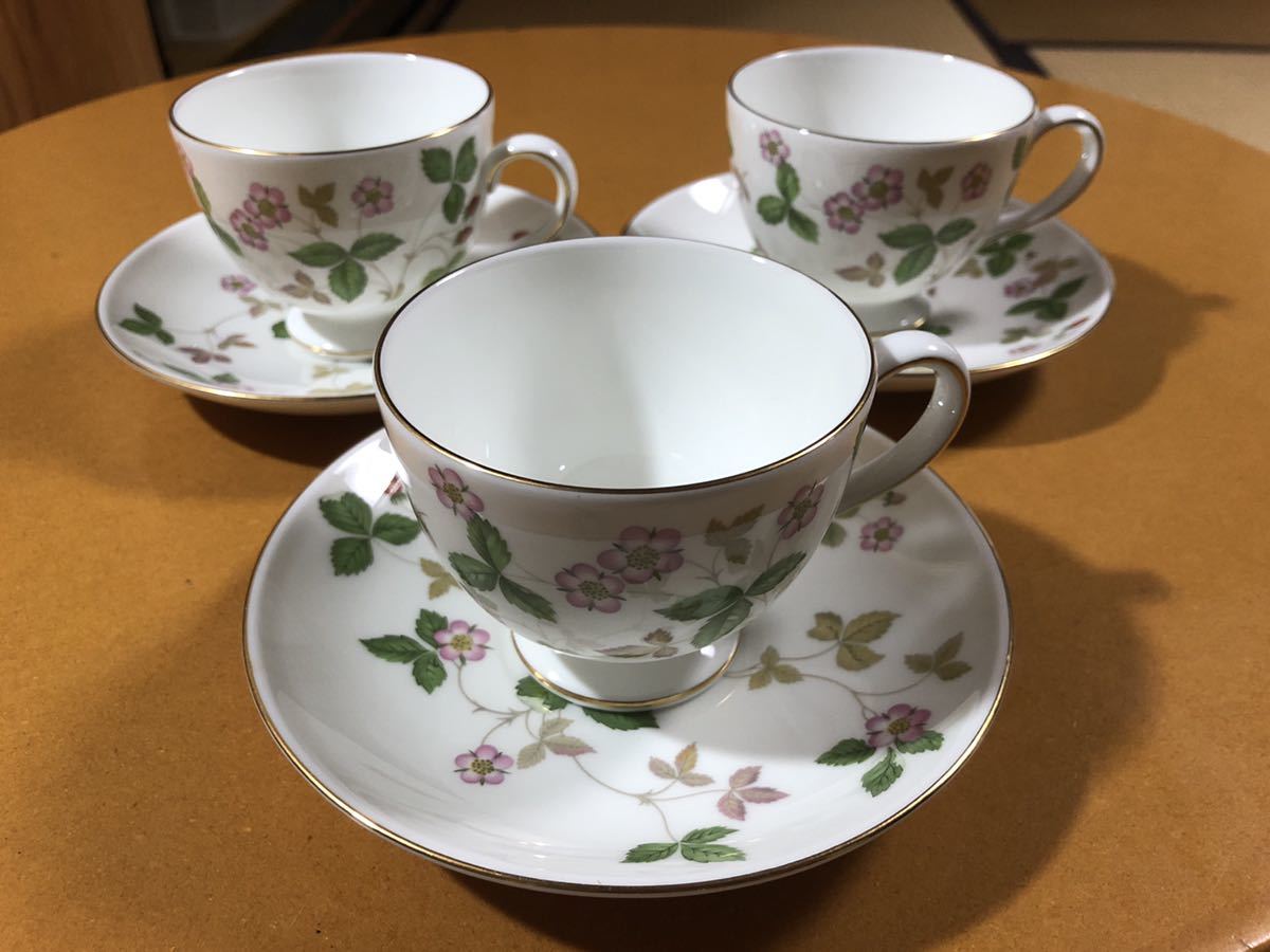 新色追加して再販 WEDGWOODワイルドストロベリーティーカップソーサー ...