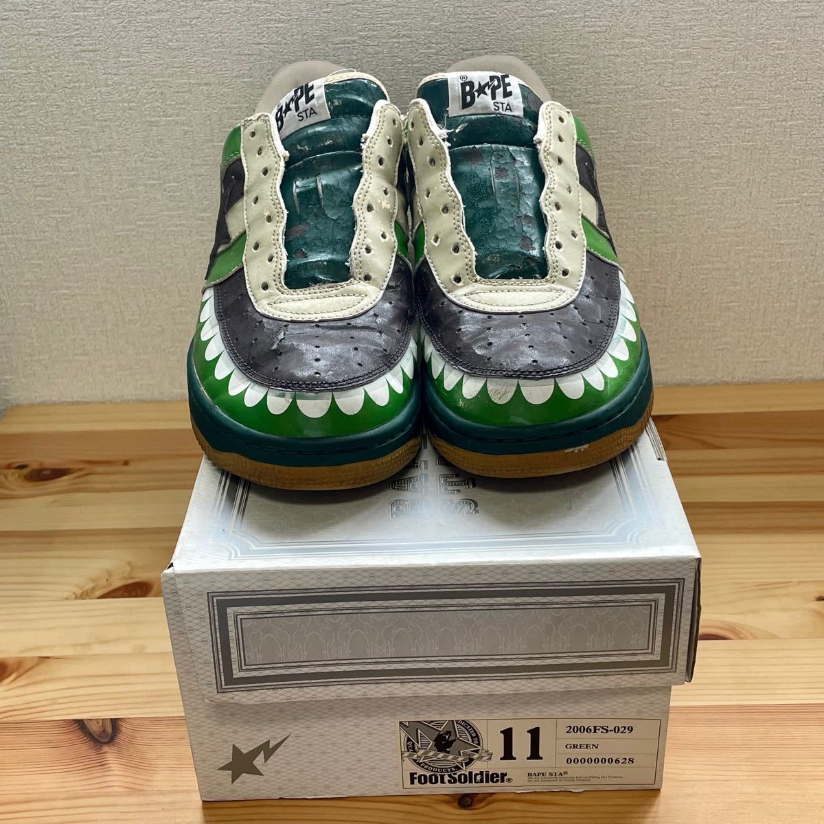 A BATHING APE × KAWS BAPE STA 29cm GREEN