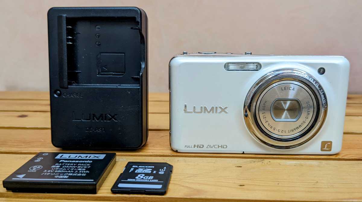 美品 Panasonic LUMIX DMC-FX77 ホワイト テレビ・オーディオ 美品 Panasonic LUMIX DMC-FX77 ホワイト テレビ・オーディオ