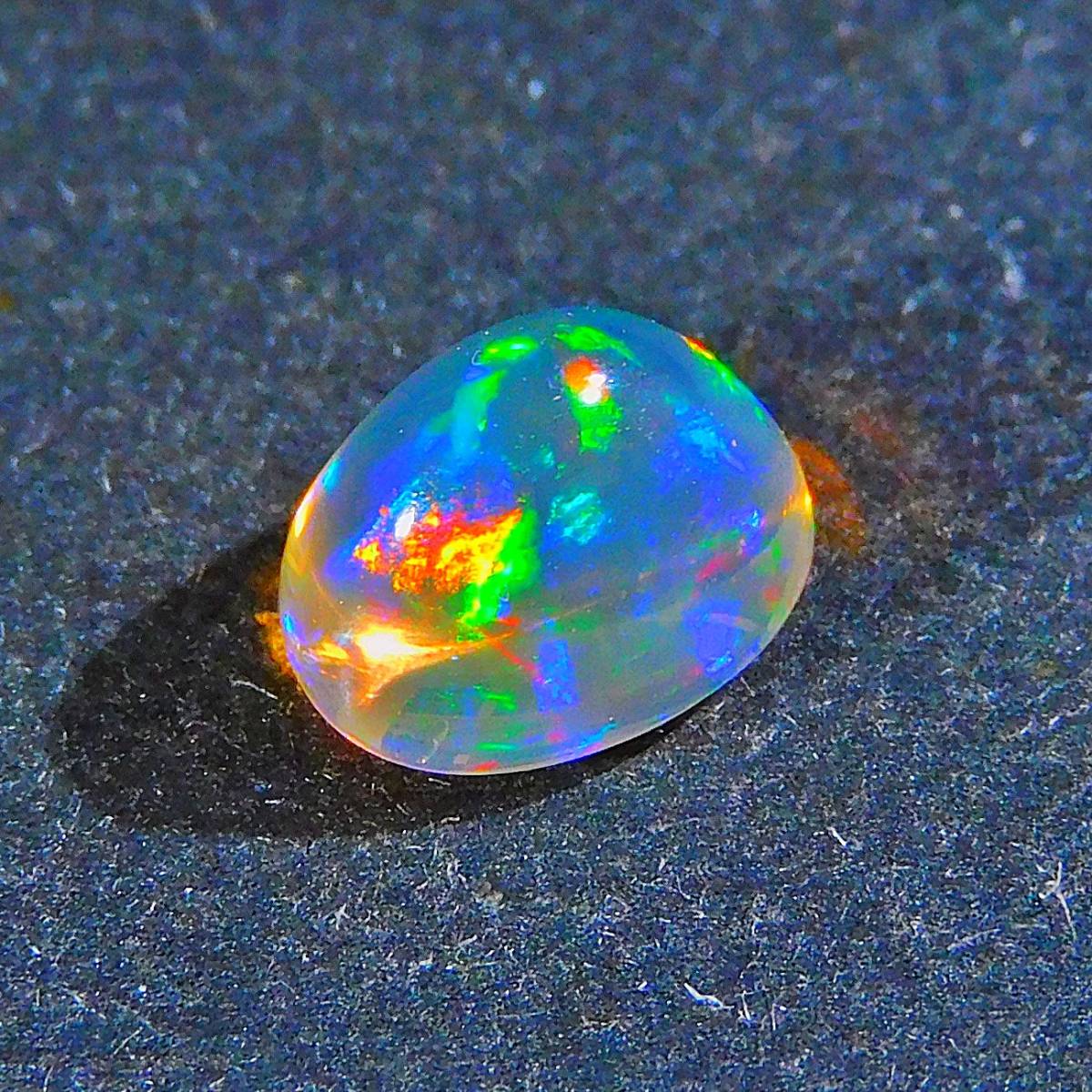 遊色抜群！！◆天然ファイヤーオパール 0.86ct◆ Fire Opal 遊色 裸石 ジュエリー　_画像1