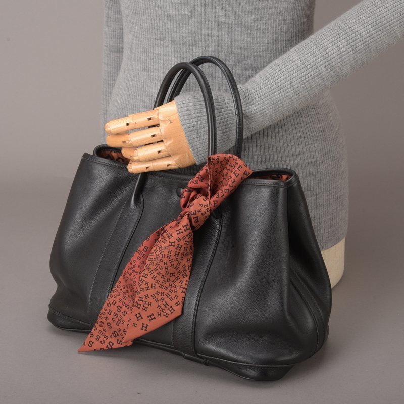 1円 極美品 HERMES エルメス ガーデンツイリーTPM ハンドバッグ トートバッグ スカーフ付き レザー ブラック オレンジ I刻印 鞄 Mbk.b 日本からも購入 【美品】HERMES エルメス バッグスカーフ ツイリー バンダナ/スカーフ