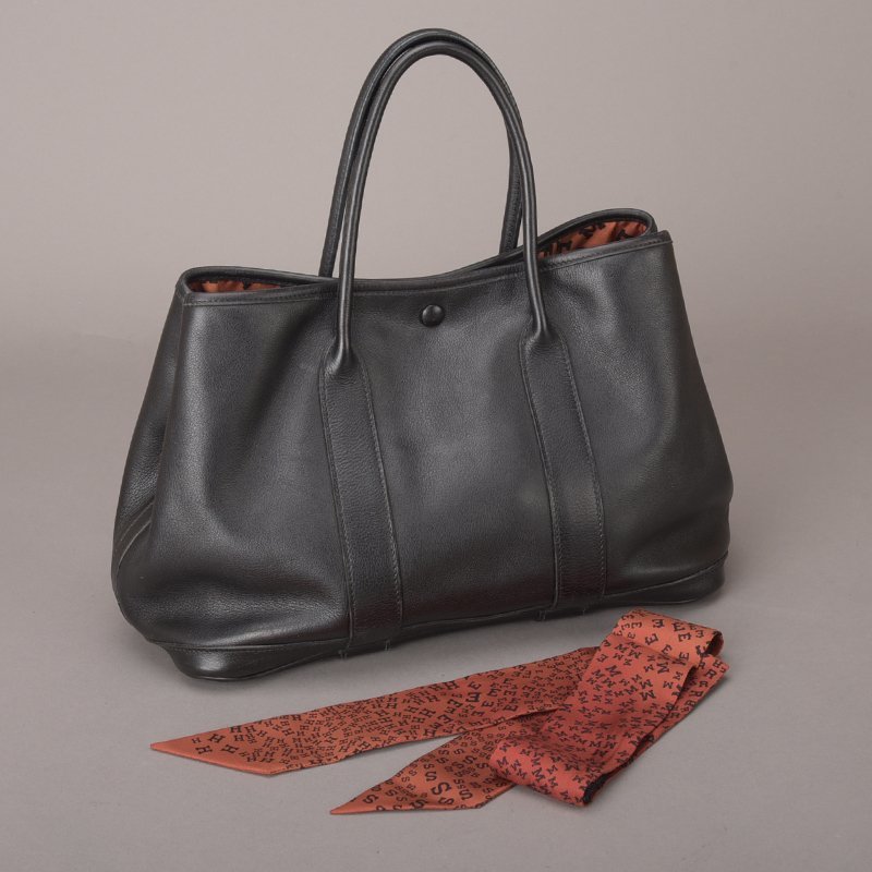 1円 極美品 HERMES エルメス ガーデンツイリーTPM ハンドバッグ トートバッグ スカーフ付き レザー ブラック オレンジ I刻印 鞄 Mbk.b 日本からも購入 【美品】HERMES エルメス バッグスカーフ ツイリー バンダナ/スカーフ