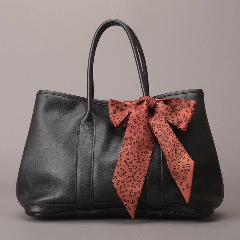 1円 極美品 HERMES エルメス ガーデンツイリーTPM ハンドバッグ トートバッグ スカーフ付き レザー ブラック オレンジ I刻印 鞄 Mbk.b 日本からも購入 【美品】HERMES エルメス バッグスカーフ ツイリー バンダナ/スカーフ