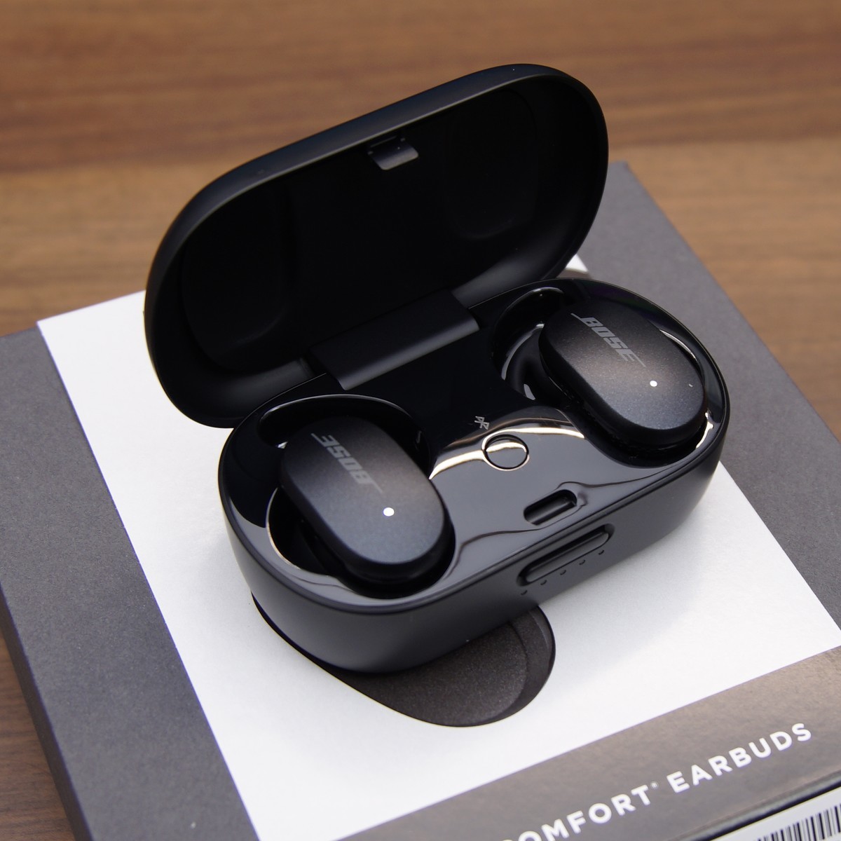 豪華で新しい Bose QuietComfort Earbuds ノイズキャンセリング マイク付 タッチ操作 防滴 トリプルブラック ワイヤレス充電対応 BOSE