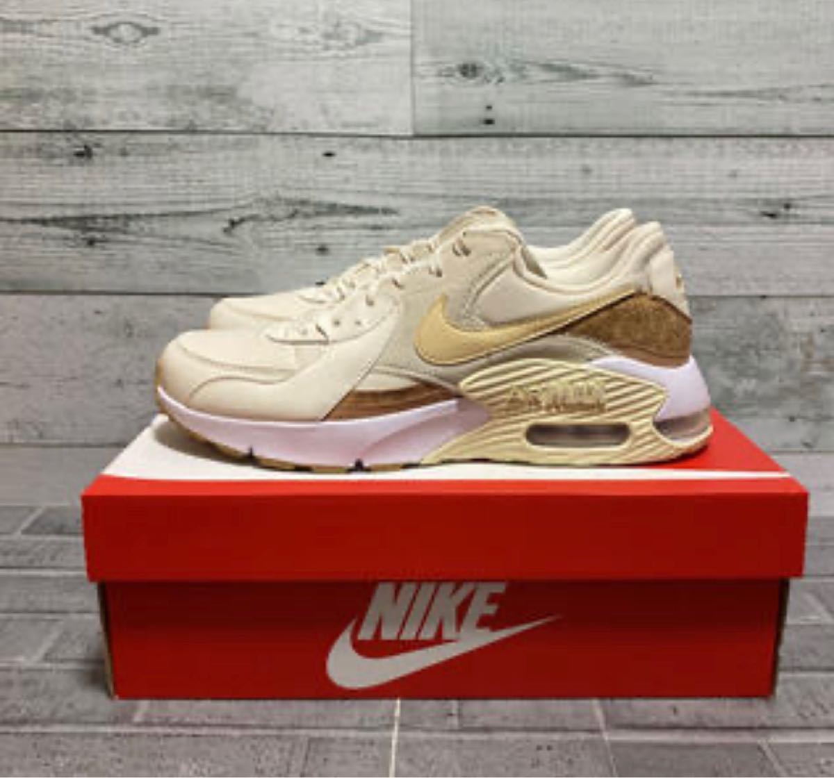 入手困難最終値引き【新品未使用】NIKE ナイキ エアマックスエクシー コルク 26.5cm