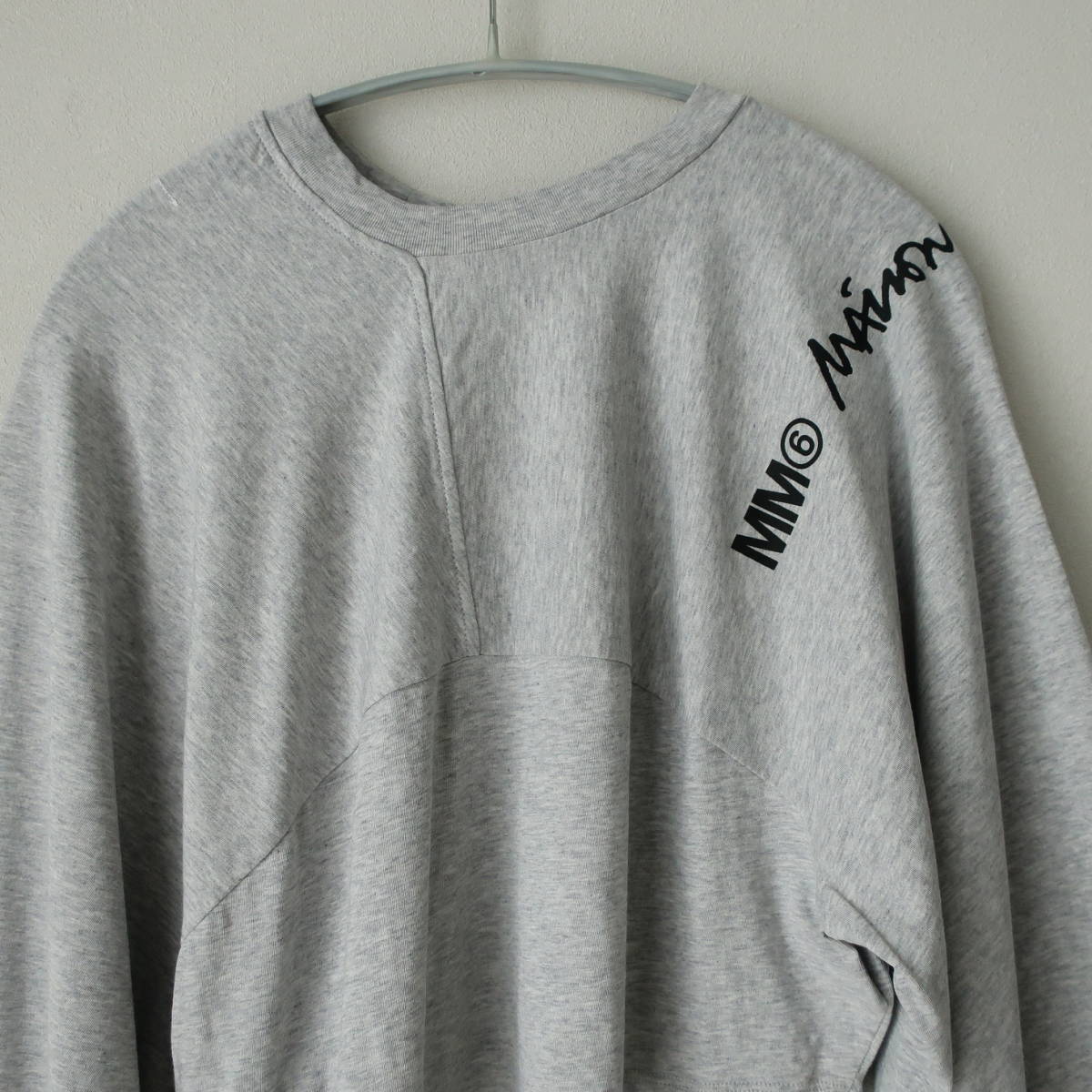 新品タグ付き MM6 Maison Margiela メゾンマルジェラ 春夏 袖 新品タグ付き MM6 Maison Margiela メゾンマルジェラ 春夏 袖