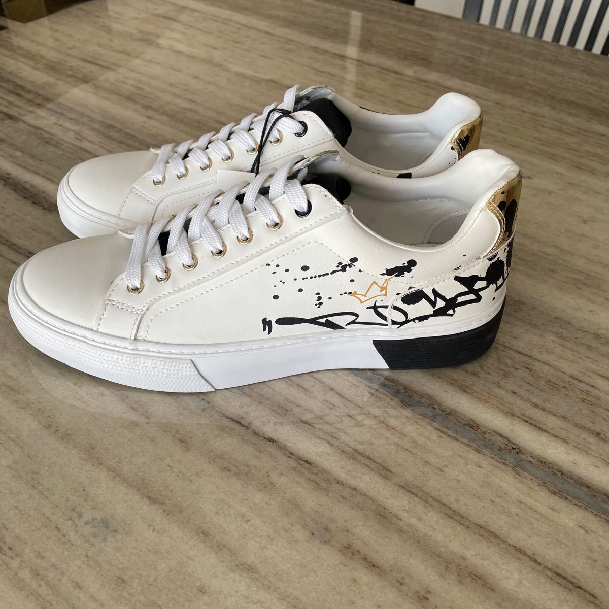 ZARA ザラ 完売 希少 マルチカラー ペイント 白スニーカー 新品 ZARA ザラ 完売 希少 マルチカラー ペイント 白スニーカー 新品