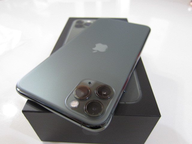 極美品 iPhone 11 Pro MAX 64GB グリーン SIMフリー バッテリー92