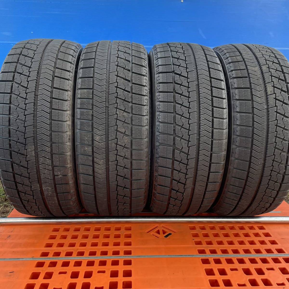 215/45R17 スタッドレスタイヤ ブリヂストン BLIZZAK VRX 215/45/17 4