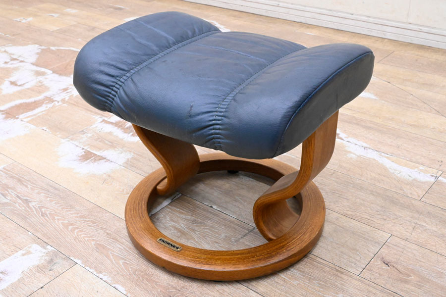 独特の上品 オットマン 本革張り エコーネス KW18 スツール 中古 ノルウェー 北欧 腰掛け 脚置き スツール 独特の上品 オットマン 本革張り エコーネス KW18 スツール 中古 ノルウェー 北欧 腰掛け 脚置き スツール