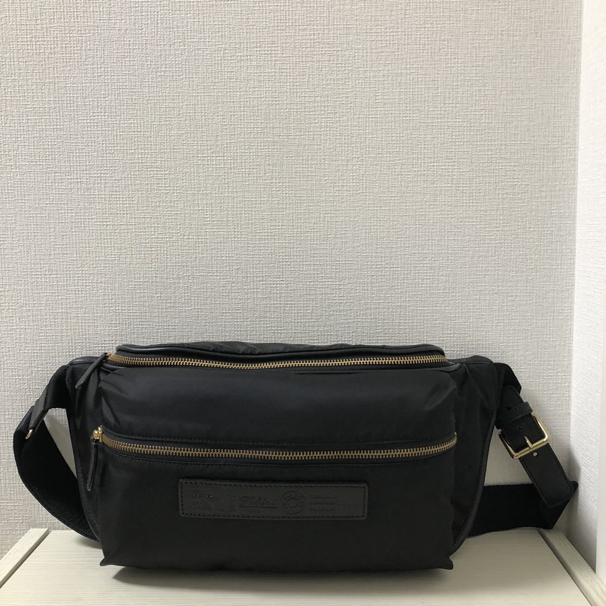 値下げ】【新品】定価46,200 フェリージ felisi ボディバッグ ナイロン