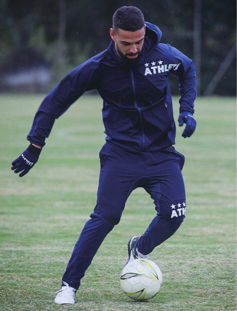 新作】ATHLETA アスレタハイブリッドウインド上下セットbk Lサイズ