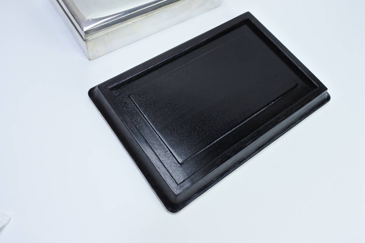 御下賜品 天皇陛下菊のご紋入り唐木銀煙草箱 永遠の御家宝