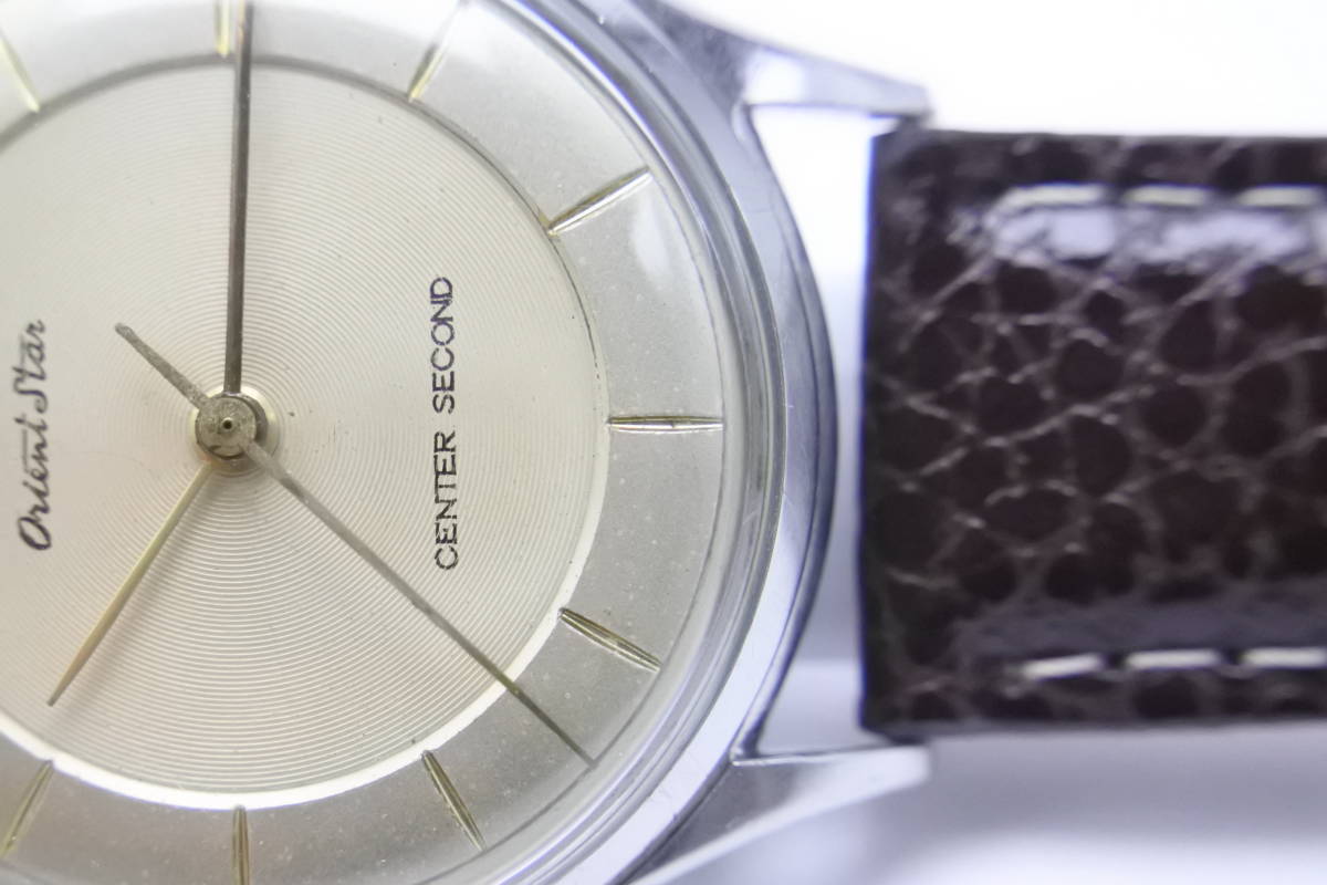 ☆☆☆歴史的にも貴重な時計　1954年から製造　オリエント　戦後B型三針　出車式　手巻紳士腕時計　現存の少ない希少な機械_画像3