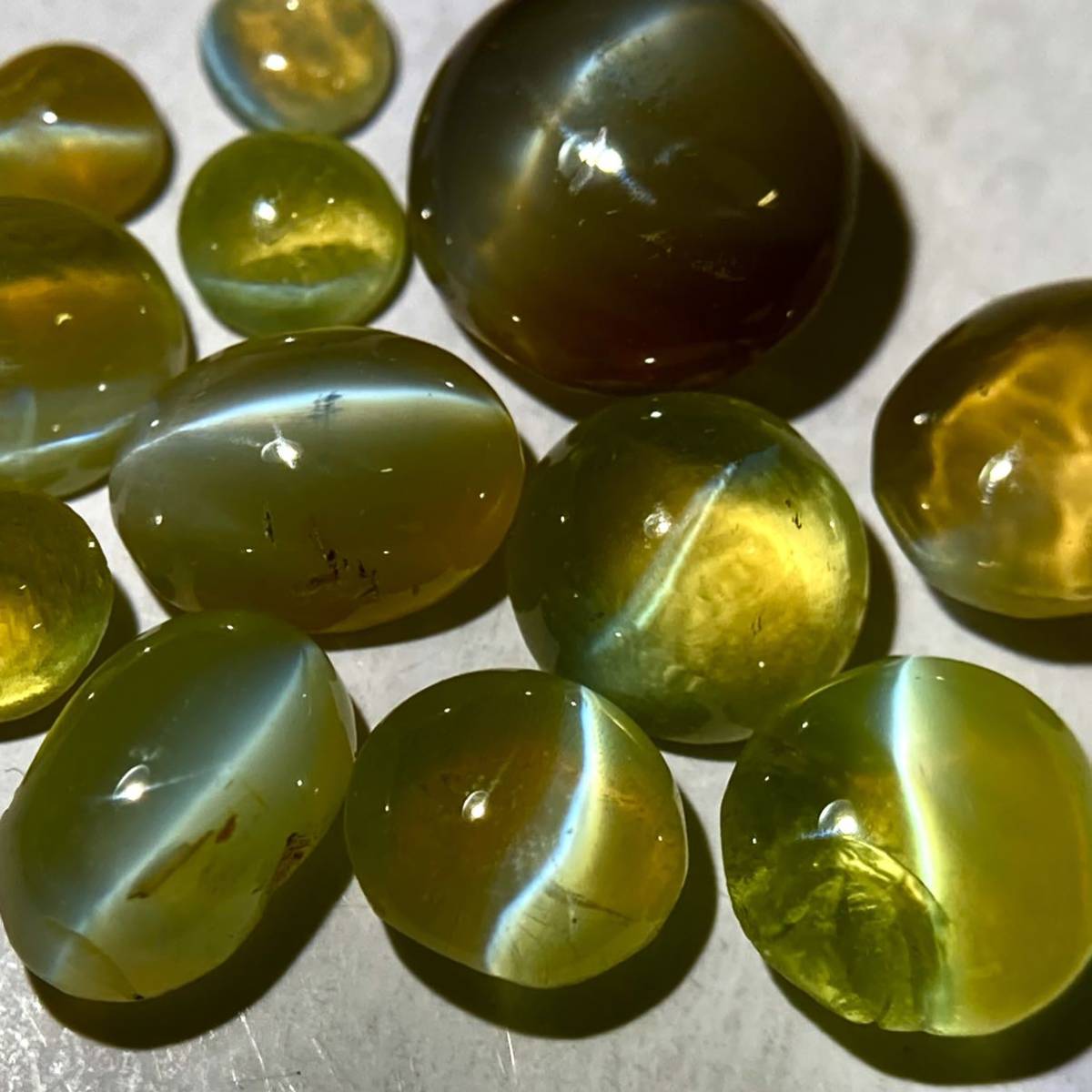 天然クリソベリルキャッツアイおまとめ10ct ルース 裸石 猫目石 Cats Eye 宝石 ジュエリー Chrysoberyl キャッツアイ 猫目石 売買されたオークション情報 Yahooの商品情報をアーカイブ公開 オークファン Aucfan Com 天然クリソベリルキャッツアイおまとめ10ct ルース 裸石 猫目石 Cats Eye 宝石 ジュエリー Chrysoberyl キャッツアイ 猫目石 売買されたオークション情報 Yahooの商品情報をアーカイブ公開 オークファン Aucfan Com