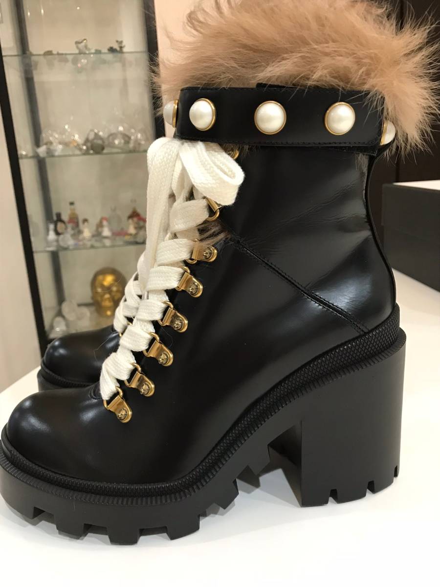 GUCCI ファー付きショートブーツ タイガー | sweatreno.com
