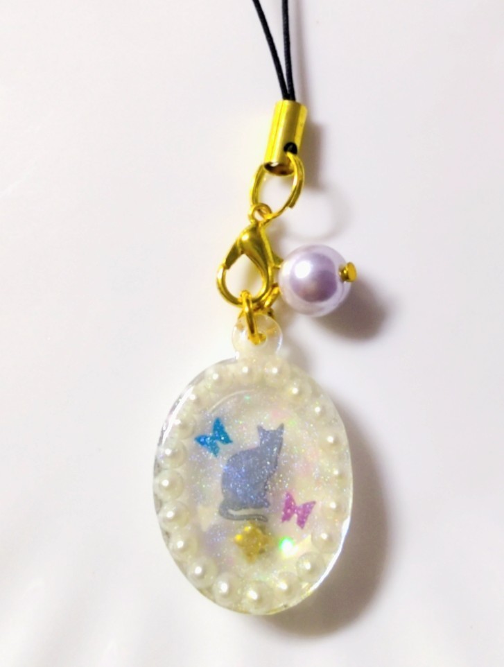 レジン　ねこ　ストラップ　額縁　丸