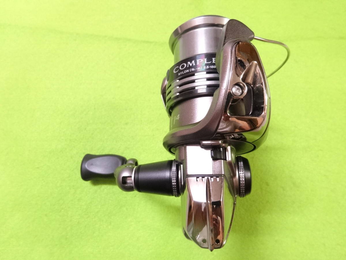 シマノ 09 コンプレックス 2000HGS F3 美品 シマノ 09 コンプレックス 2000HGS F3 美品