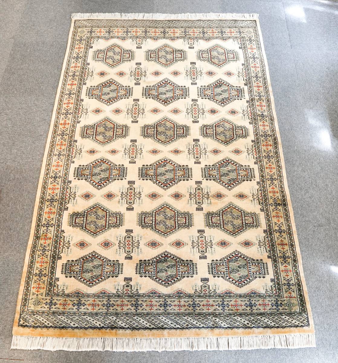 パキスタン手織り絨毯 ウール size 214×143cm リビングラグ｜PayPayフリマ