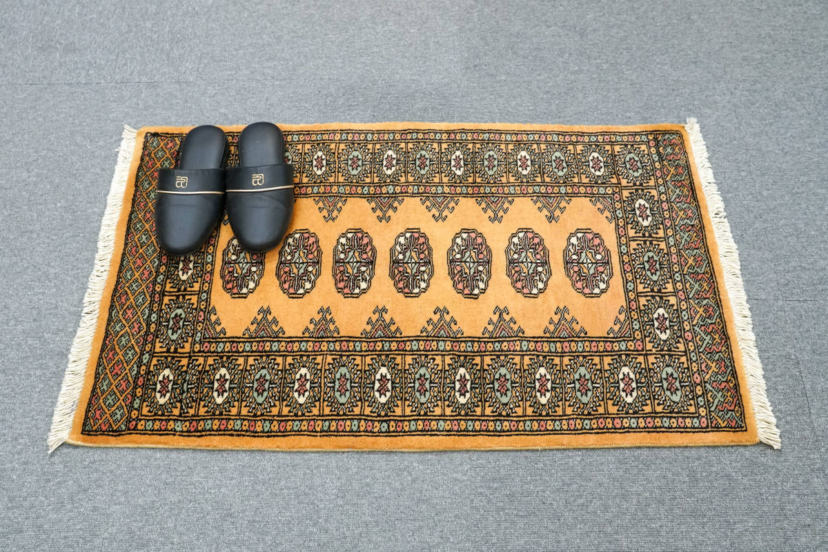 パキスタン 手織り絨毯 size 98x64cm 玄関マット｜PayPayフリマ