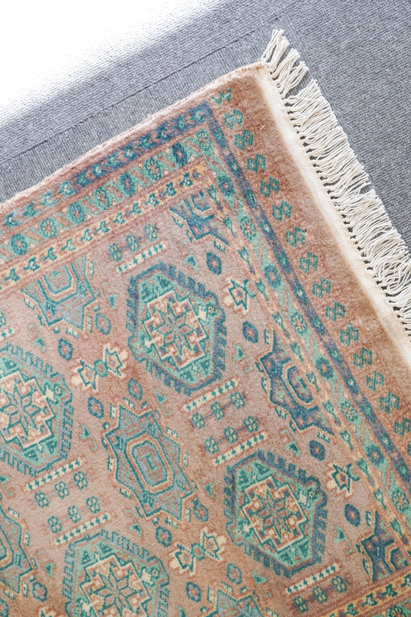 ヤフオク! - パキスタン手織り絨毯 ウール 高品質 size93×62cm