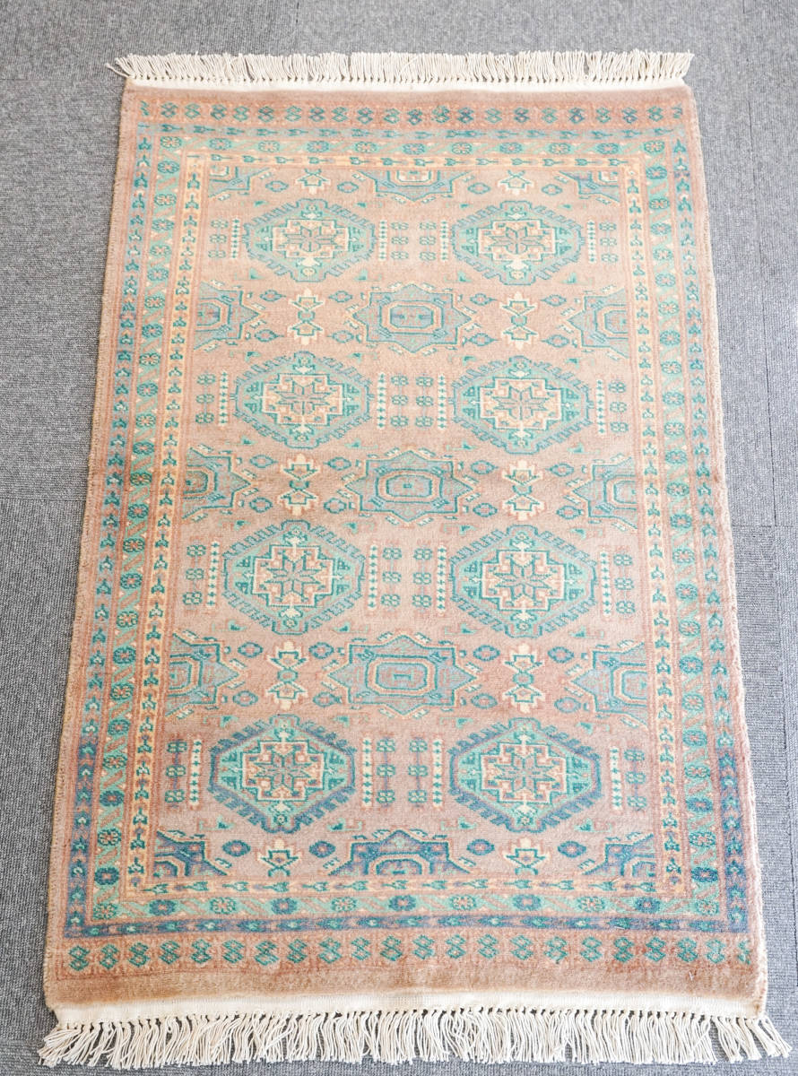パキスタン手織り絨毯 ウール 高品質 　size93×62cm