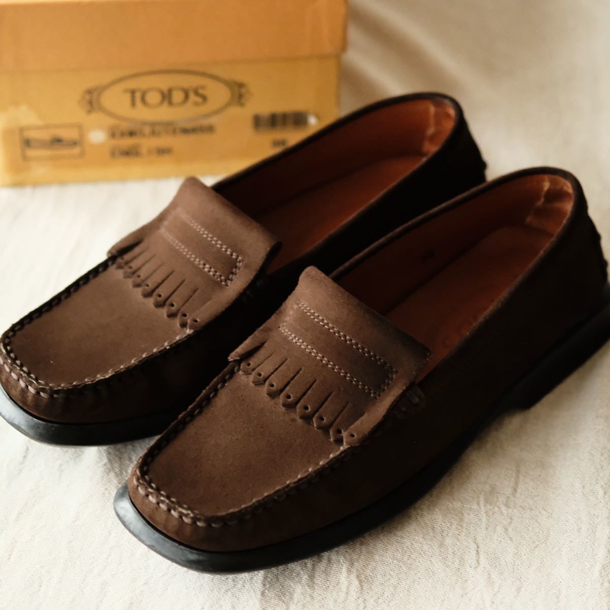 極美品トッズTOD'S スエードキルトドライビングローファー 茶36