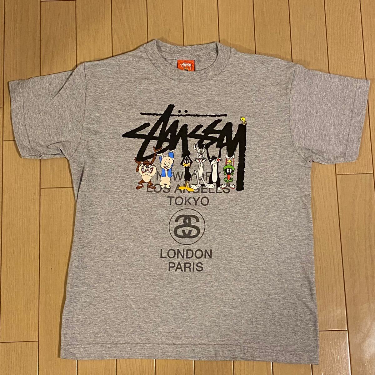 新品未使用 stussy ステューシー 半袖Tシャツ looney tunes 新品未使用 stussy ステューシー 半袖Tシャツ looney tunes