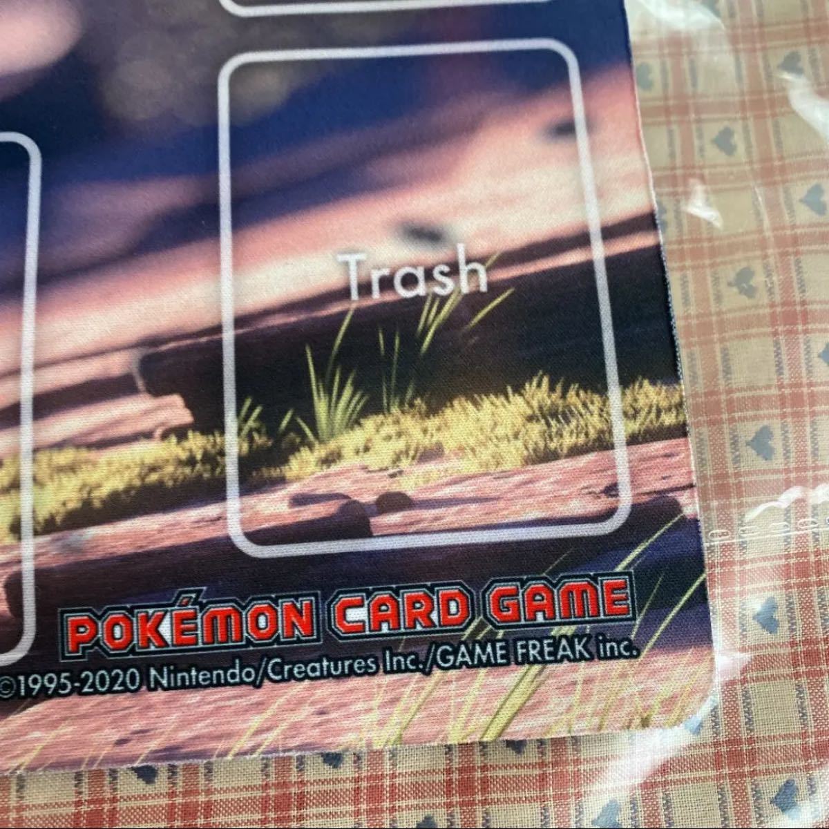 ポケモンカード 公式 ザマゼンタ ザシアン プレイマット ポケカ ポケモンカード 公式 ザマゼンタ ザシアン プレイマット ポケカ