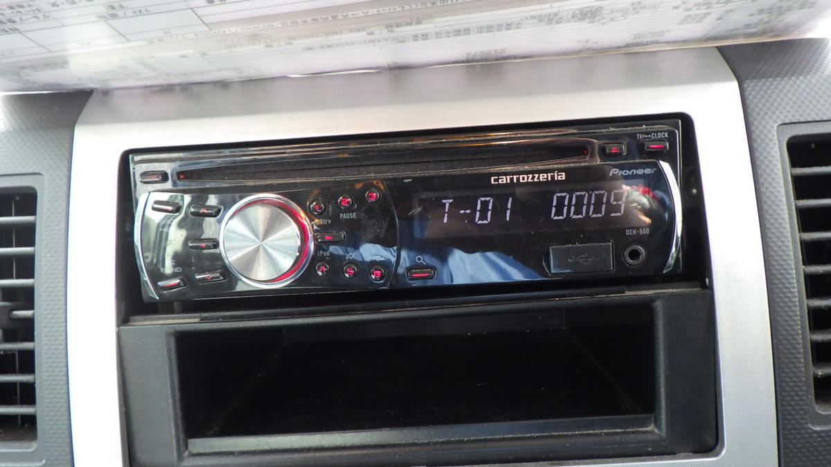 89 オーディオ carrozzeria Pioneer DEH-550 CD プレイヤー 1DIN USB ワゴンR MH21S より_画像8