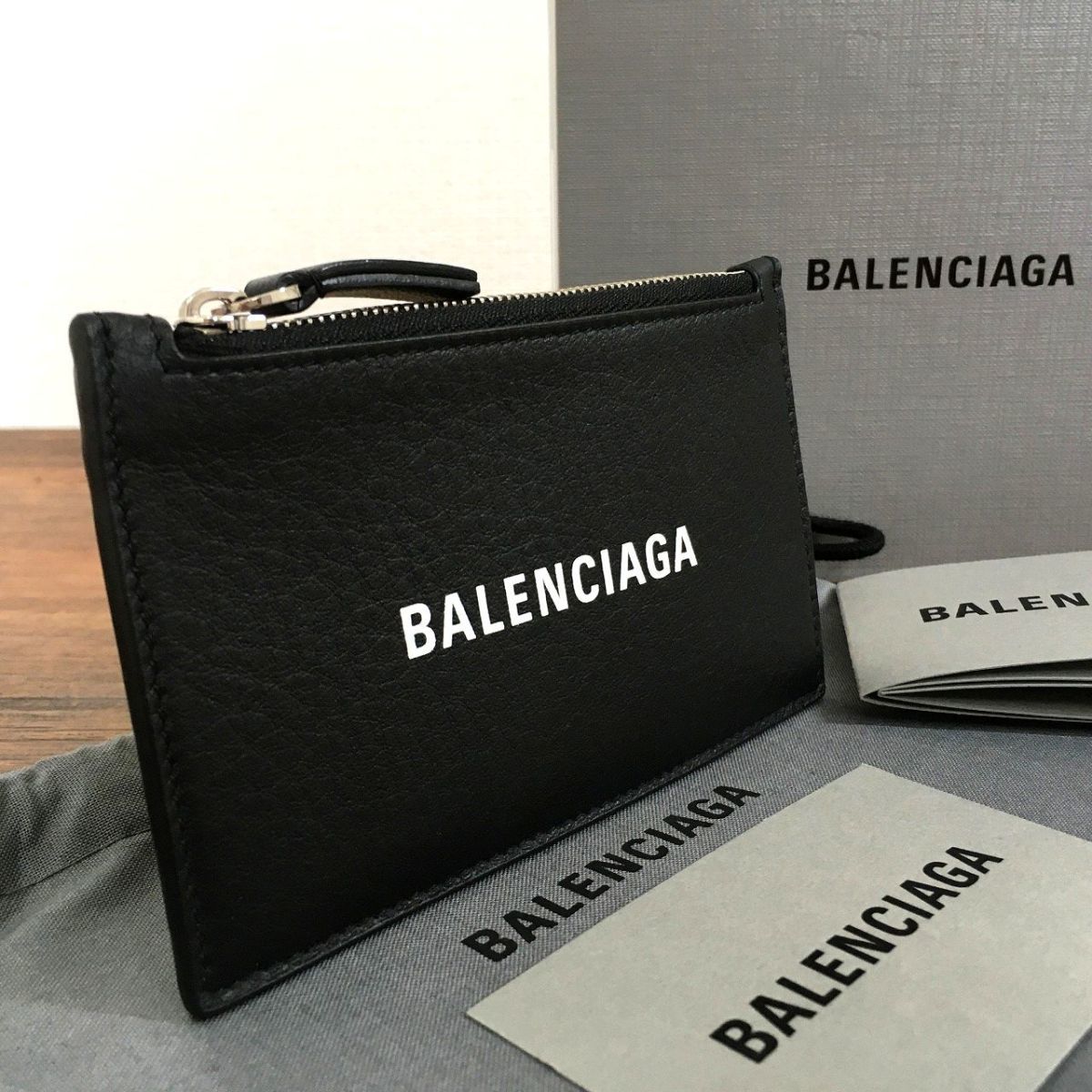 ☆送料無料☆ 未使用品 BALENCIAGA フラグメントケース ブラック レザー ロゴ 箱付き バレンシアガ コンパクト財布 376