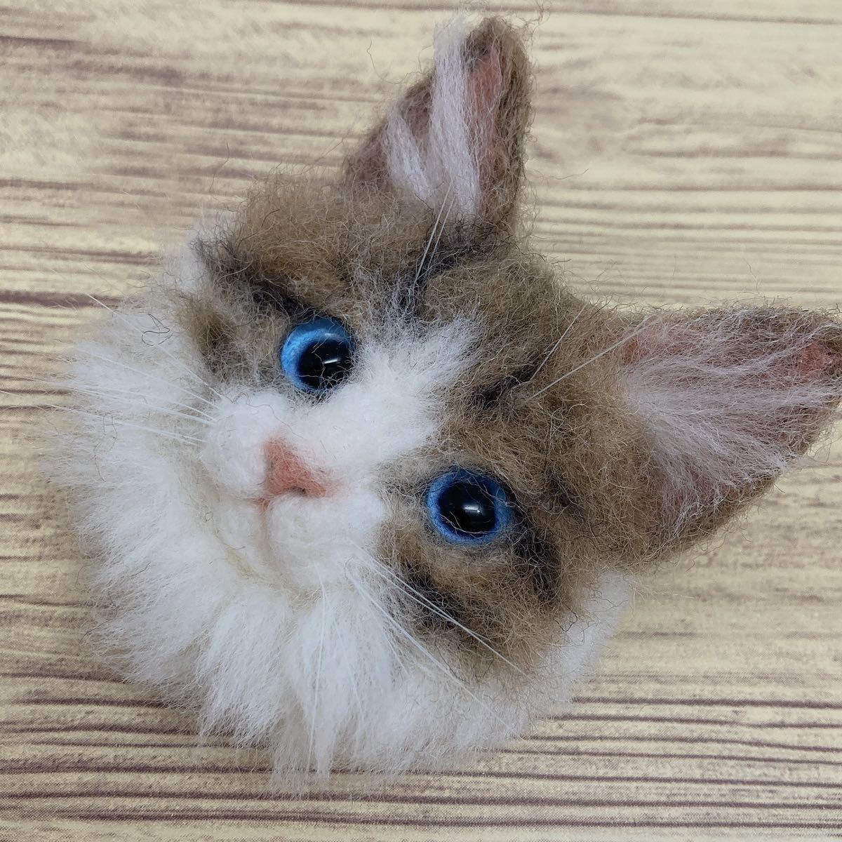 ヤフオク! - 羊毛フェルト 猫 ブローチ メインクーン ノルウェージャン...