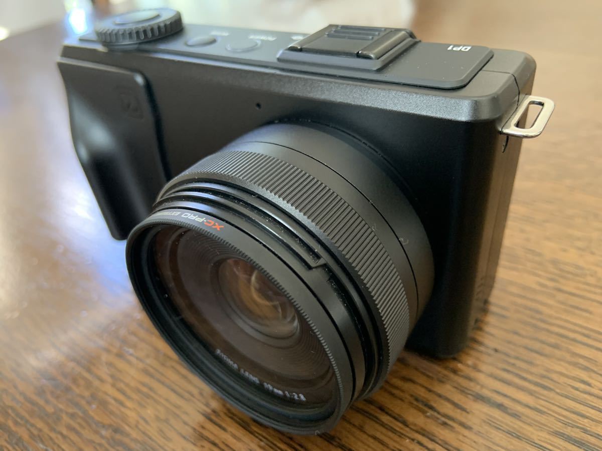 SIGMA DP1 Merrill & L型クイックリリースブラケット、カスタムグリップ付き 3
