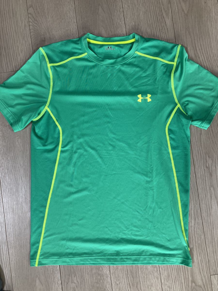 アンダーアーマー　UNDER ARMOUR Tシャツ2枚＆短パンセット　サイズMD 各種スポーツやトレーニングに_画像8