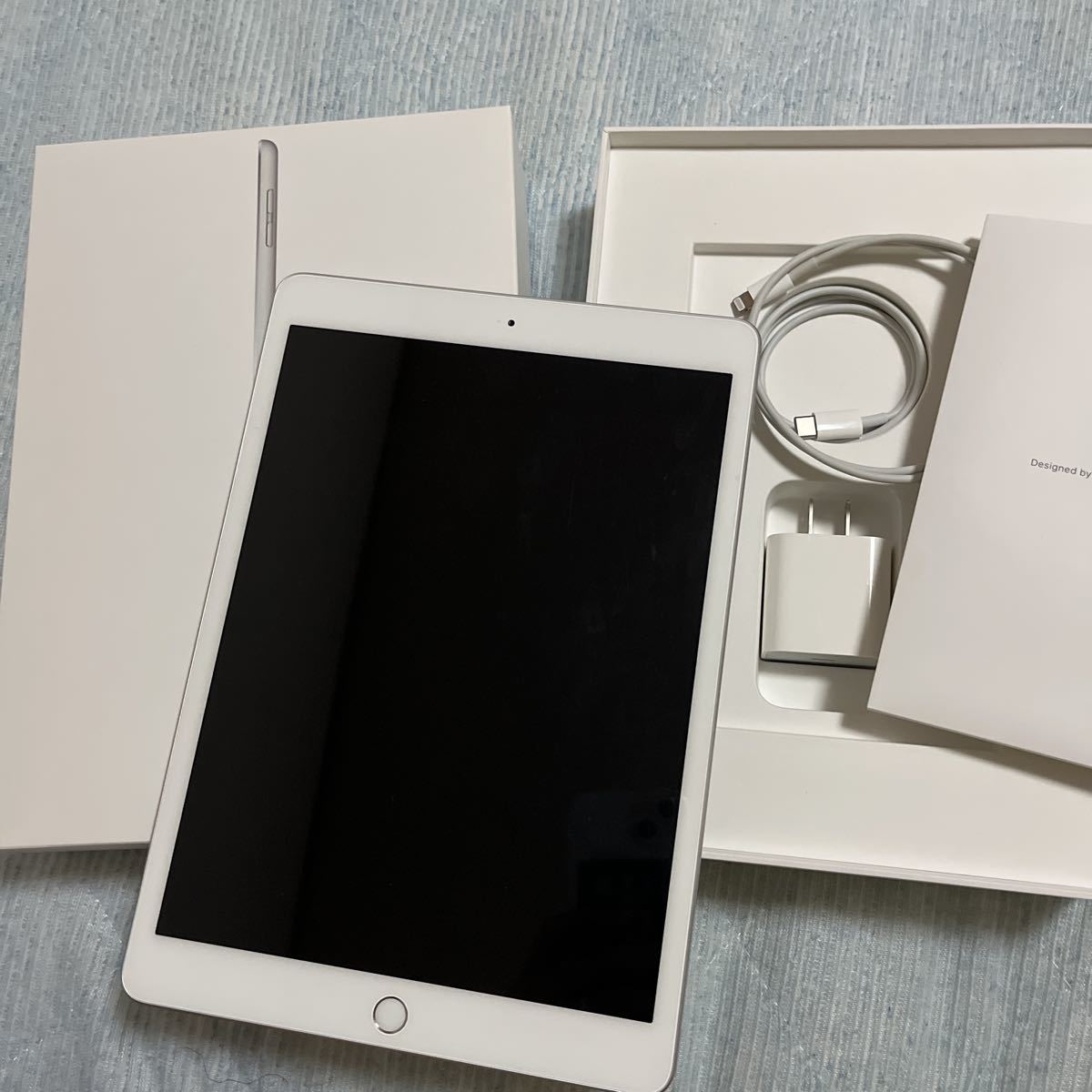 Apple iPad 第8世代 Wi-Fi 32GB シルバー 美品 oliviashop.com.br