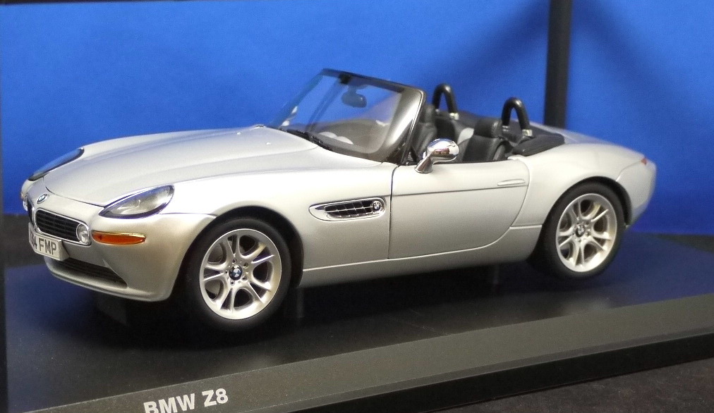 買取り実績 BMW 1/18 Z8 シルバー(ディーラー ロードスター(E52)1999-2003 乗用車