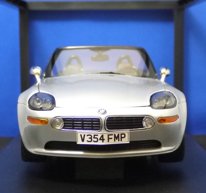 【2024】お歳暮・冬ギフト | 高島屋オンラインスト 1/18 BMW Z8 ロードスター(E52)1999-2003 シルバー(ディーラー 乗用車