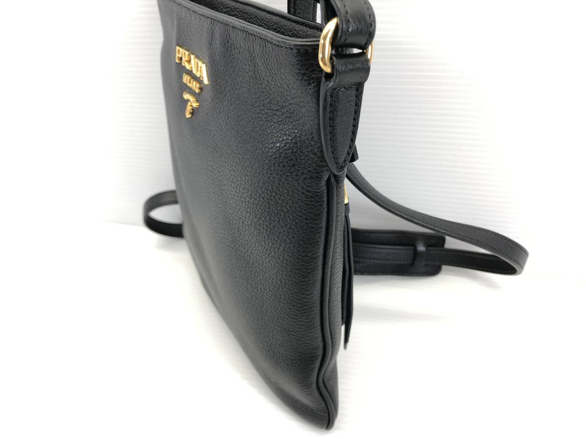 □ 良好 プラダ PRADA レザー ショルダー バッグ 1BH142 ブラック レディース メンズ クロスボディー 斜め掛け □_画像4