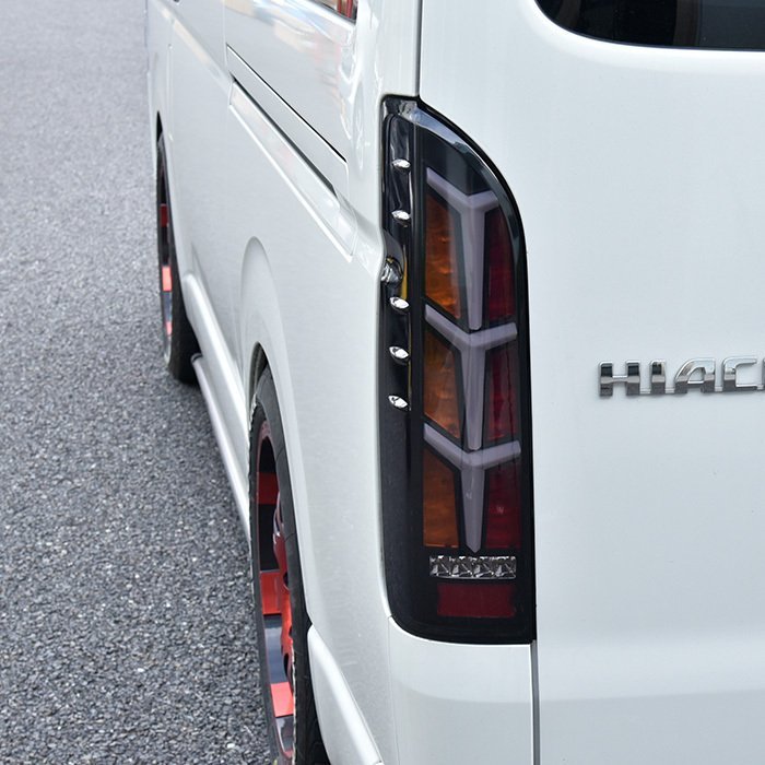 ☆31715 HELIOS 200系 ハイエース 3D ユーロ ビーム テール ランプ