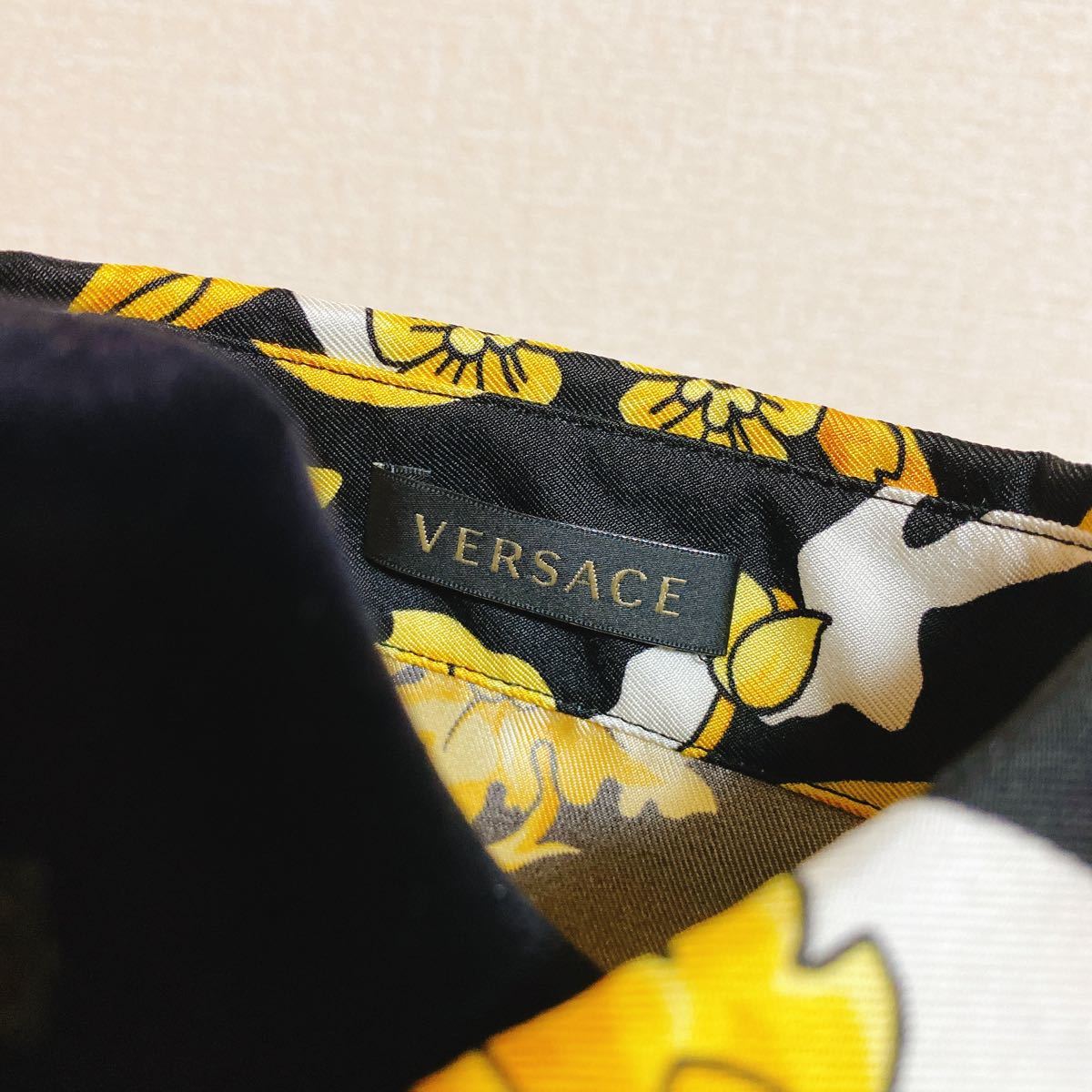 新品未使用 タグ付き versace ヴェルサーチ シルクシャツ 40