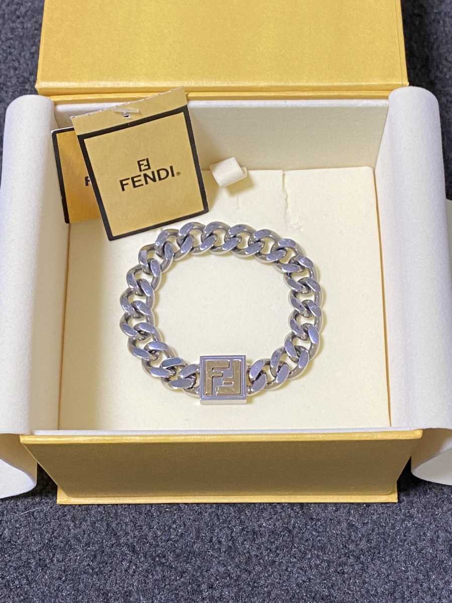 代引き手数料無料 極 美品 FF フェンディ FF ロゴ チェーン ロゴ