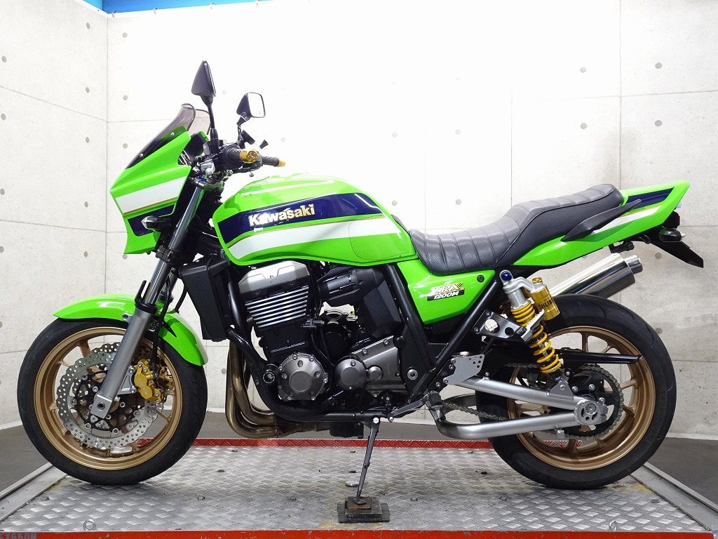 【40747】ZRX1200DAEG　ZRT20D　平成24年　20838km　カスタム多数　カワサキ正規取扱店特別仕様車です♪_画像2