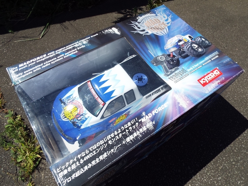 新品同様 元箱付き KYOSHO 京商 エンジンラジコン 1/8 4WD MAD FORCE