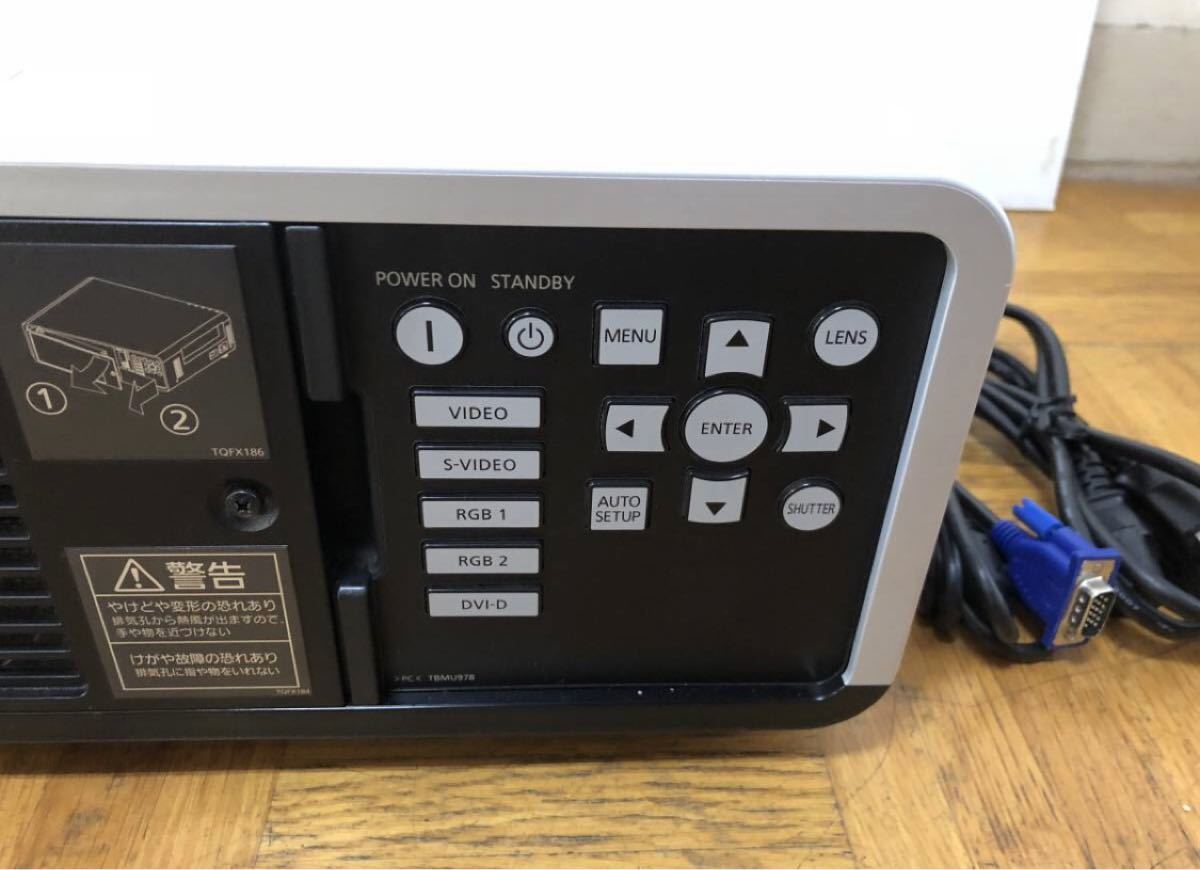 PANASONIC プロジェクター PT-D5000S 5000ルーメン HDMI対応可能 PANASONIC プロジェクター PT-D5000S 5000ルーメン HDMI対応可能