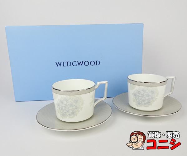 【神戸の質屋】【WedgWood/ウェッジウッド】カップ&ソーサー ペア 2個セット 陶磁器 ホワイト×グレー×ブルー 箱付き【送料無料】h1057m